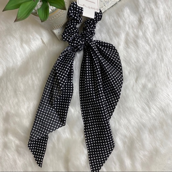 Scrunchie Hair Tie - Picture 2 of 3